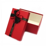 Кутия за подарък с панделка 22.5x16x9.5 см цвят червен