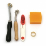 Комплект професионални занаятчийски инструменти за обработване на кожа 19 броя