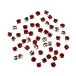 Стъклени камъчета за пришиване с метална основа 3x3 мм дупка 1 мм екстра качество цвят червен - 20 броя