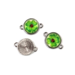 Свързващ елемент тип кабошон метал цвят сребро и стъкло 20x14x5 мм дупка 1.5 мм детелина -5 броя