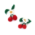 Плетени черешки с цветче 50x30x12 мм ръчна изработка цвят червен зелен и бял -2 броя