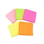 Кубче цветни листи 7x7 см за декорация и оригами ~100 броя