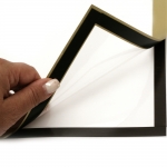Магнитна рамка за хартия А4 външен размер 23.7x32.5 см със самозалепващ гръб цвят злато