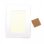 Рамка от картон външен размер 12.9x16.7 см с изолиращо фолио и двойно залепващо тиксо цвят бял