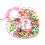 Творчески комплект мъниста в кутия-чантичка за изработка на бижута със силиконов ластик и ножица различни форми и цветове