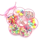 Творчески комплект мъниста в кутия-чантичка за изработка на бижута със силиконов ластик и ножица различни форми и цветове