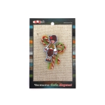 Мартеница Панделка от вълна с момче в носия