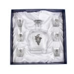 Сет бутилка + 6 чаши за ракия