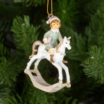 Момиче на конче