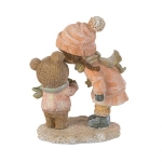 Момиче и мече