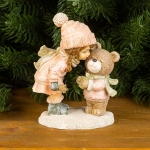 Момиче и мече