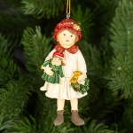 Момиче и кукла