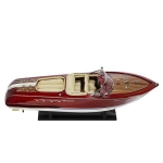 Модел на моторна яхта RIVA AQUARAMA