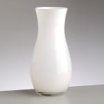 Порцеланова ваза – амфора, ф 9,5 x H 20 cm, бяла