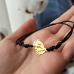 Baby Feet Гривна с буква или име за бебе (златиста)