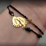 Baby Feet Гривна с буква или име за бебе (златиста)