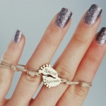 Baby Feet Гривна с буква или име за бебе (златиста)