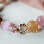 Гривна от естествени камъни Golden Blush