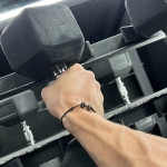 Гривна с червен конец Live-Lift