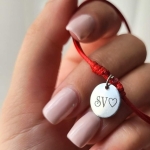 Гривни с червен конец с послание, гривна с буква, с имена