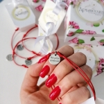 Гривни с червен конец с послание, гривна с буква, с имена