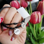 Гривни с червен конец с послание, гривна с буква, с имена