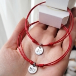 Гривни с червен конец с послание, гривна с буква, с имена