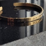 Твърда гривна - златиста гривна Вечност