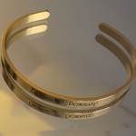 Твърда гривна - златиста гривна Вечност