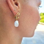 Висящи обеци с перла Milk and Silk