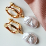 Висящи обеци с перла Milk and Silk