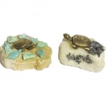 Месингови Фигурки на Костенурка върху Арагонитова Плочка С Инкрустирани Полускъпоценни Камъни 