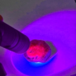 UV- (Ултравиолетово) Фенерче за Откриване на Флуоресцентни Минерали