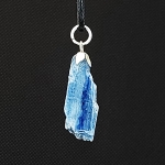 Висулки и Медальони Син Кианит, Дистен