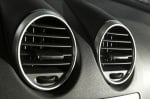 Как да осигурим добра вентилация и климатизация в купето на колата, когато навън е зима