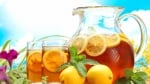 Пригответе си натурална електролитна напитка, която предпазва от дехидратация в горещите летни дни и зарежда тялото с енергия
